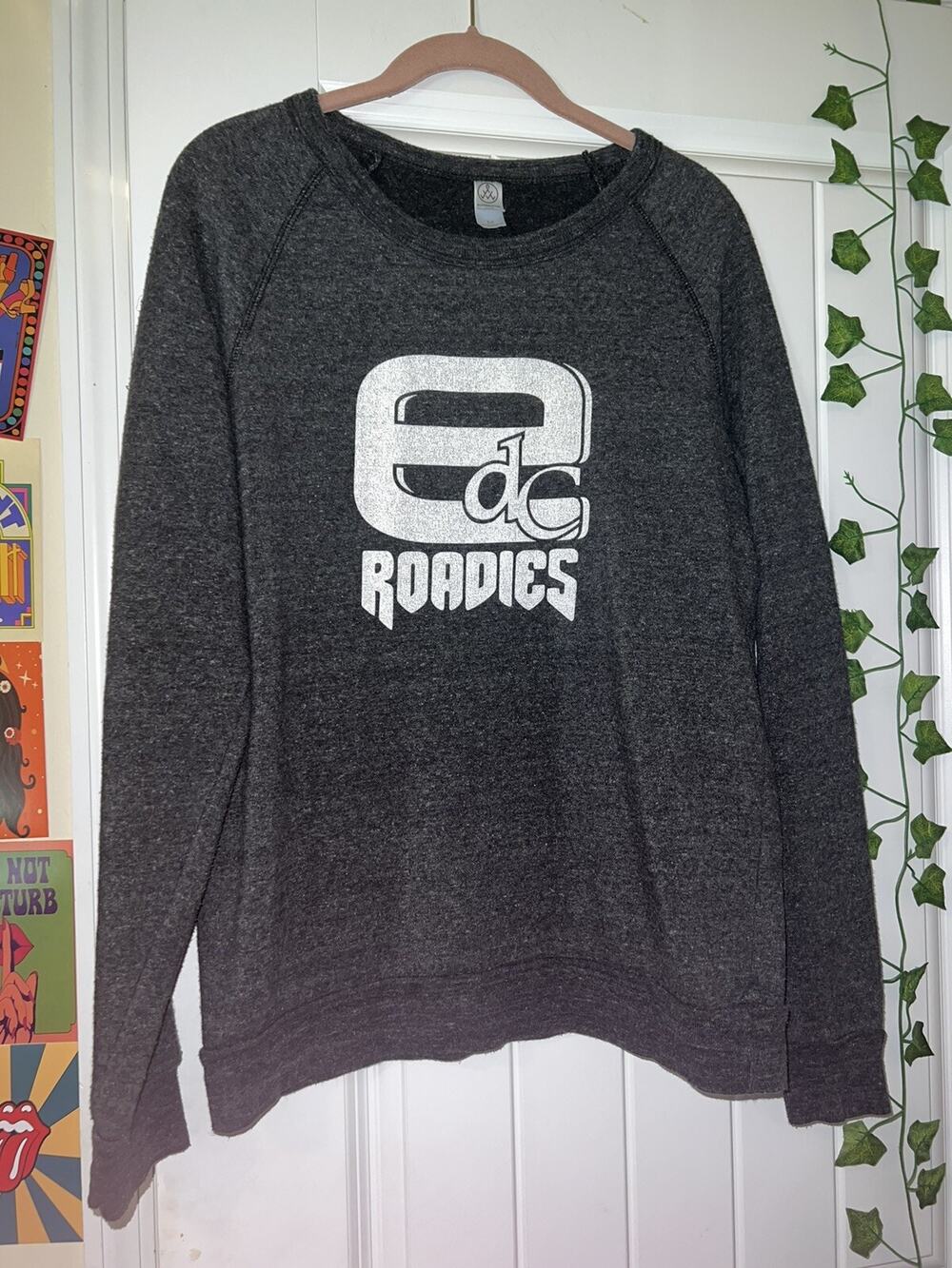 E DC roadies grey sweatshirt womens long sleeve staff sweater womens MEDIUM